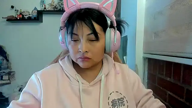 Shaddycute  online show from 04.15.26