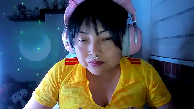 Snapshot of Shaddycute_ chatting on 06.24.26 Shaddycute online show from 06.24.26