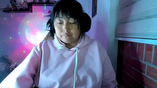 Snapshot of Shaddycute_ chatting on 07.03.26 Shaddycute online show from 07.03.26