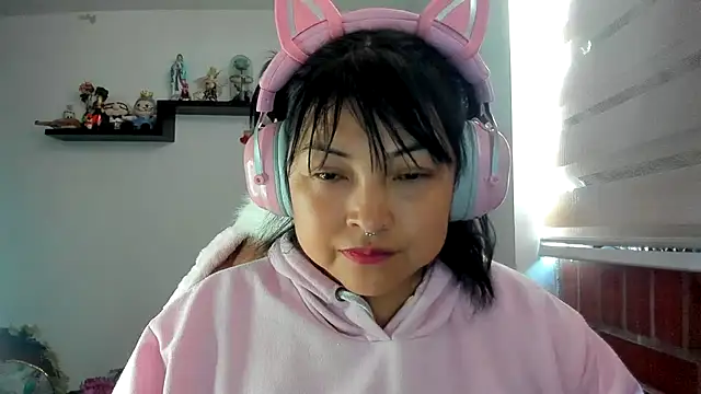 Snapshot of Shaddycute_ chatting on 08.03.26 Shaddycute online show from 08.03.26