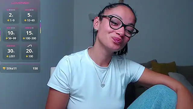 Snapshot of BabySerene chatting on 10.06.25 BabySerene online show from 10.06.25