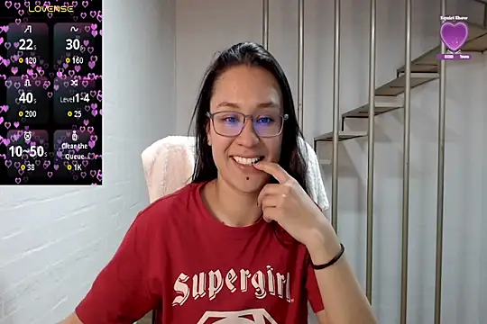 Snapshot of Jessie_Desire chatting on 10.11.25 Jessie Desire online show from 10.11.25