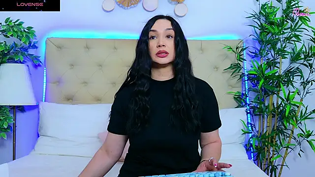 Snapshot of DaliyaArabian chatting on 04.29.26 DaliyaArabian online show from 04.29.26