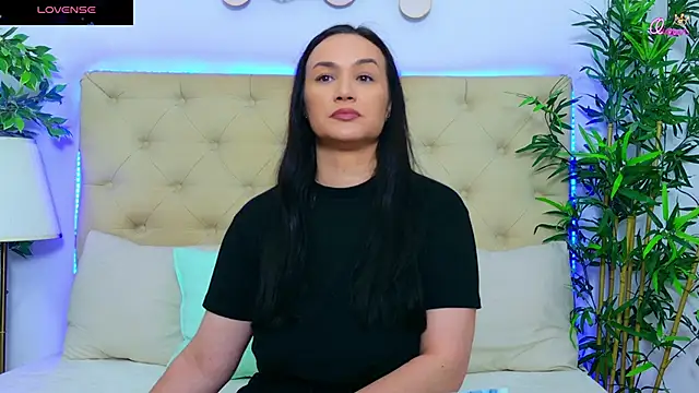 Snapshot of DaliyaArabian chatting on 05.21.26 DaliyaArabian online show from 05.21.26