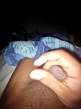 Snapshot of indianhunk2000 chatting on 01.01.25 indianhunk2000 online show from 01.01.25