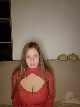 Snapshot of katiestevens chatting on 10.30.25 katiestevens online show from 10.30.25