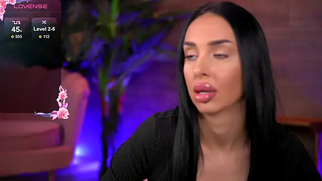 KairaAndrews online show from 10.13.25