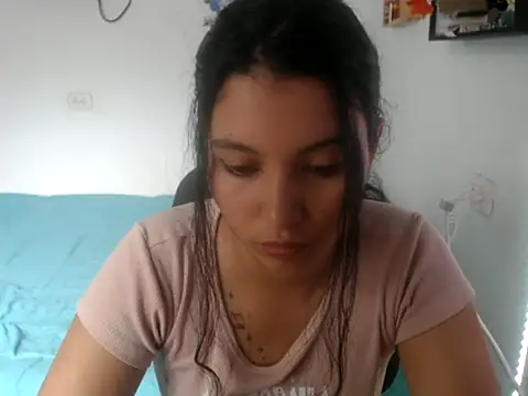 Snapshot of HannaKlein chatting on 10.02.25 HannaKlein online show from 10.02.25