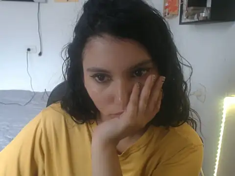 HannaKlein online show from 11.20.25