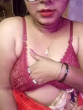 Snapshot of ella_mariya chatting on 01.05.25 ella mariya online show from 01.05.25