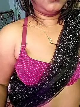 Snapshot of ella_mariya chatting on 02.15.25 ella mariya online show from 02.15.25