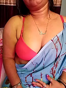 Snapshot of ella_mariya chatting on 02.18.25 ella mariya online show from 02.18.25