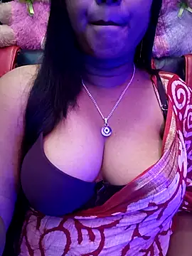 Snapshot of ella_mariya chatting on 10.15.25 ella mariya online show from 10.15.25