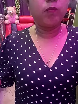 Snapshot of ella_mariya chatting on 11.10.25 ella mariya online show from 11.10.25