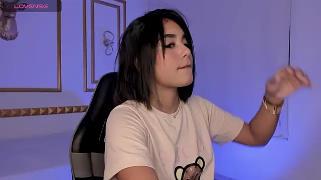 caro03x online show from 10.30.25