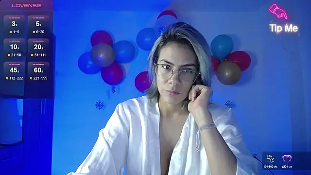 candydowson1 online show from 12.17.24