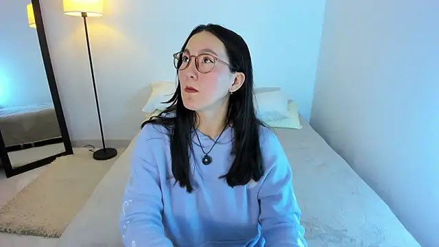 Elle Lee  online show from 03.07.26