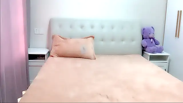 Snapshot of aisha123123 chatting on 12.05.25 aisha123123 online show from 12.05.25