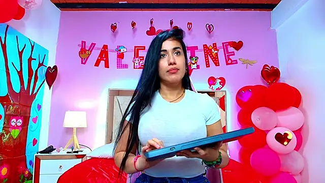 Snapshot of Miia_harper_ chatting on 02.13.25 Miia harper online show from 02.13.25