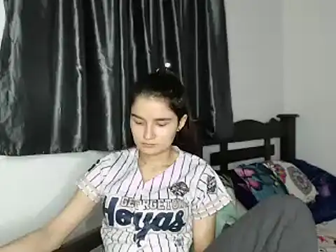 saritapretyy online show from 12.18.24