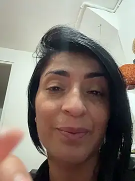 karenlennox1 online show from 12.16.25