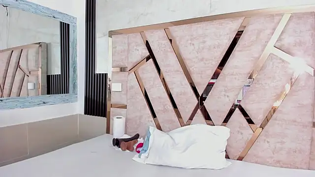 Snapshot of molly_sweetee chatting on 09.21.25 molly sweetee online show from 09.21.25