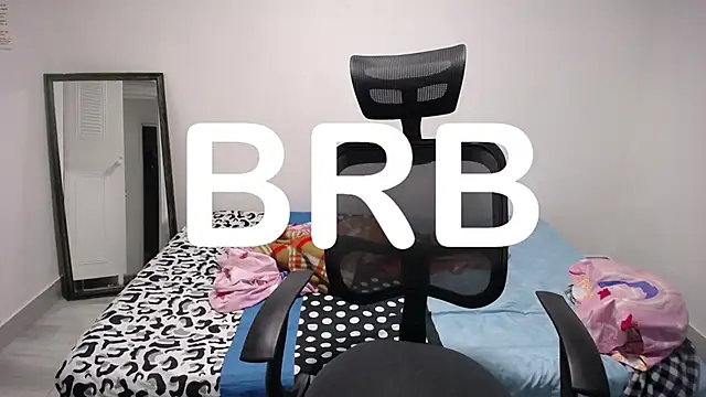 Snapshot of present_the_magic chatting on 11.13.25 present the magic online show from 11.13.25