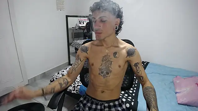 Snapshot of present_the_magic chatting on 01.16.26 present the magic online show from 01.16.26