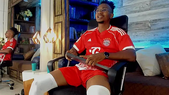 Snapshot of JamalMyst chatting on 10.11.25 JamalMyst online show from 10.11.25