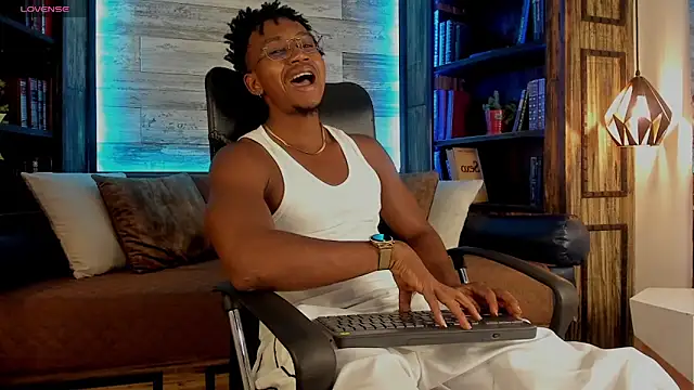 Snapshot of JamalMyst chatting on 10.15.25 JamalMyst online show from 10.15.25