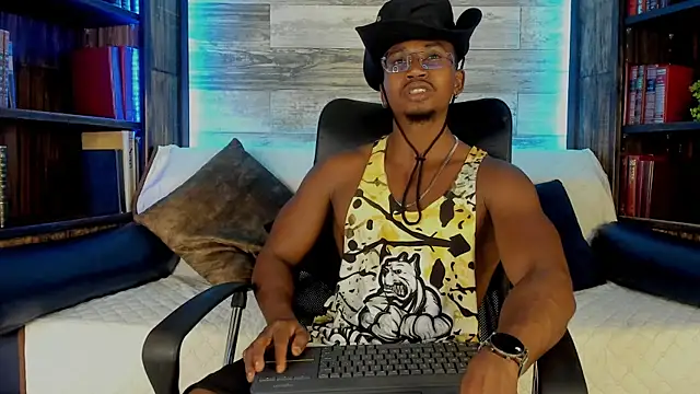 Snapshot of JamalMyst chatting on 10.29.25 JamalMyst online show from 10.29.25