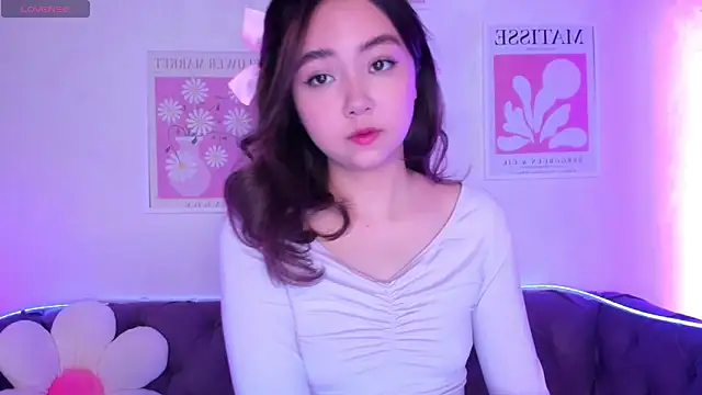 Fluffy Rose online show from 01.16.25