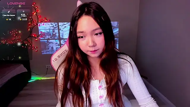 Snapshot of Fluffy_Rose chatting on 11.01.25 Fluffy Rose online show from 11.01.25