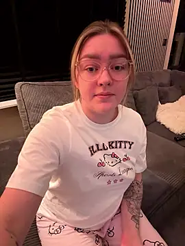 xX HotCouple Xx online show from 01.10.26