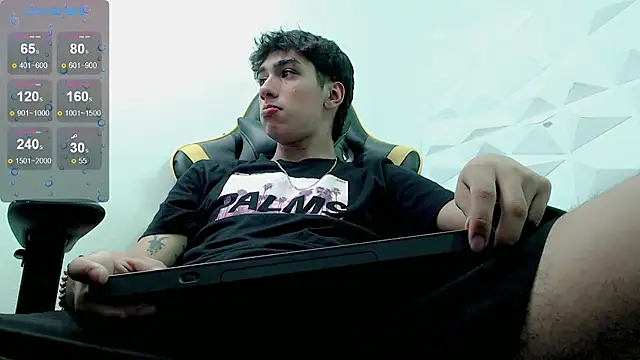 Snapshot of Jake_tripp chatting on 12.03.24 Jake tripp online show from 12.03.24