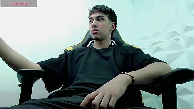 Snapshot of Jake_tripp chatting on 12.17.24 Jake tripp online show from 12.17.24