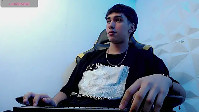 Snapshot of Jake_tripp chatting on 12.18.24 Jake tripp online show from 12.18.24