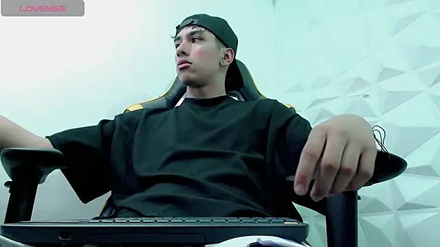 Snapshot of Jake_tripp chatting on 12.20.24 Jake tripp online show from 12.20.24