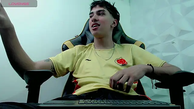 Snapshot of Jake_tripp chatting on 12.22.24 Jake tripp online show from 12.22.24