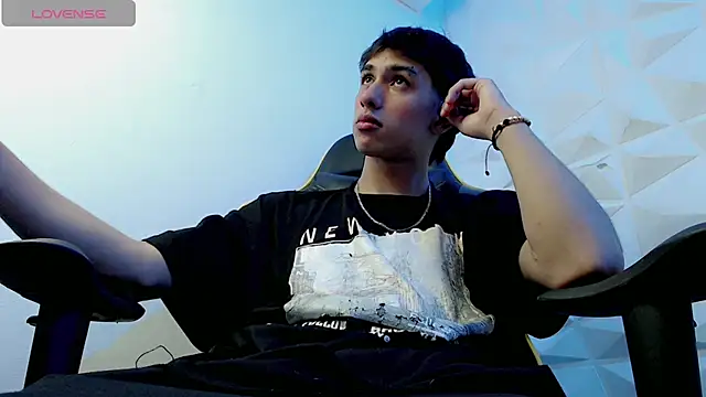 Snapshot of Jake_tripp chatting on 12.24.24 Jake tripp online show from 12.24.24