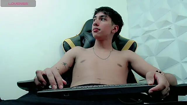 Snapshot of Jake_tripp chatting on 01.04.25 Jake tripp online show from 01.04.25