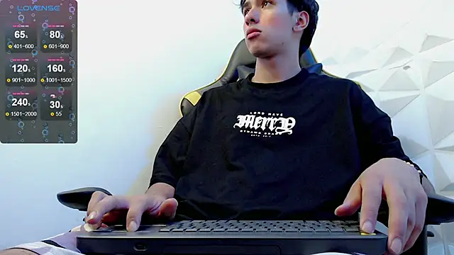 Snapshot of Jake_tripp chatting on 01.14.25 Jake tripp online show from 01.14.25