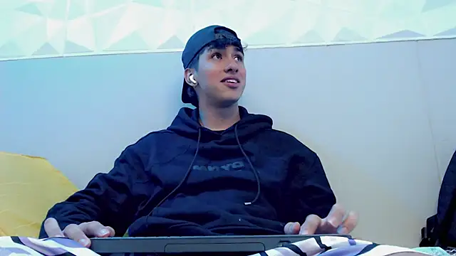 Snapshot of Jake_tripp chatting on 09.26.25 Jake tripp online show from 09.26.25