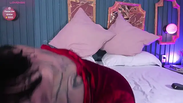 Kayla stern  online show from 03.04.25