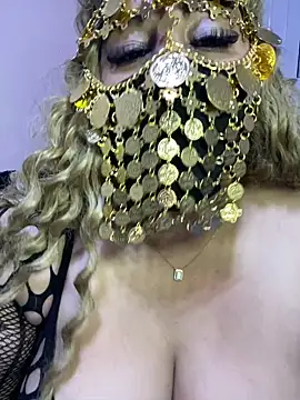 Snapshot of mari_layali chatting on 12.30.24 mari layali online show from 12.30.24