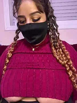 Snapshot of mari_layali chatting on 01.02.25 mari layali online show from 01.02.25