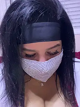 Snapshot of mari_layali chatting on 02.26.25 mari layali online show from 02.26.25