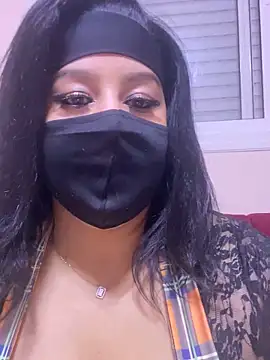 Snapshot of mari_layali chatting on 03.06.25 mari layali online show from 03.06.25