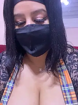 Snapshot of mari_layali chatting on 03.07.25 mari layali online show from 03.07.25