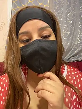 Snapshot of mari_layali chatting on 09.13.25 mari layali online show from 09.13.25